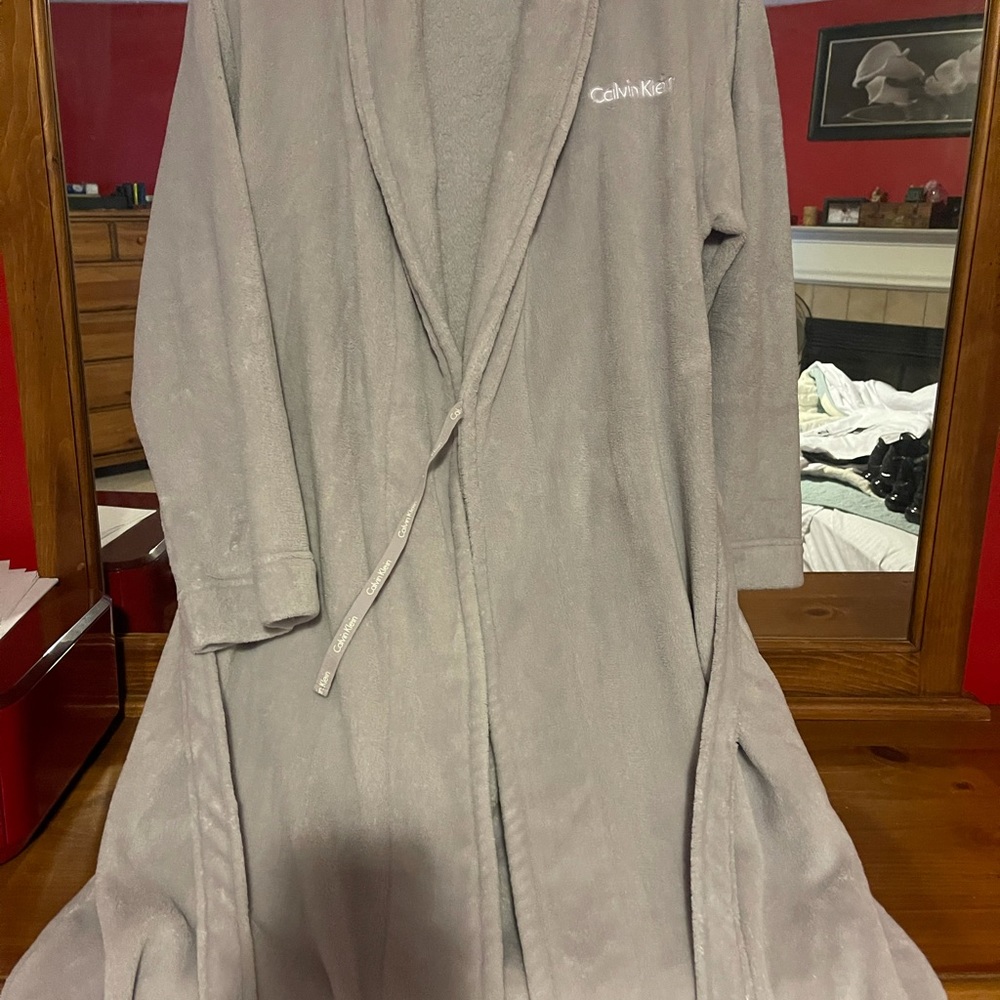 Calvin Klein long fleece grey robe🖤♥️ - Picture 2 of 8
